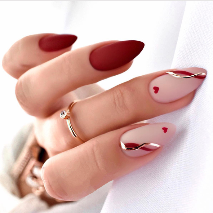 24pcs Long Almond Press-On Nails with Gold Stripes